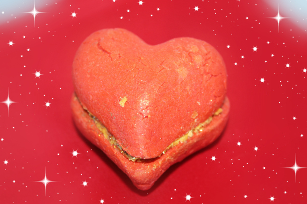 Lush Limited Edition Valentine's Day 2015 Collection Heartthrob Bubble Bar £3.65 each