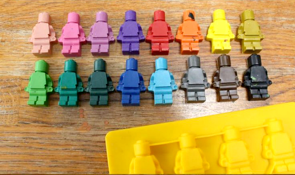 Lego_Birthday_Party_Ideas_Home_Made_Lego_Figure_Crayons