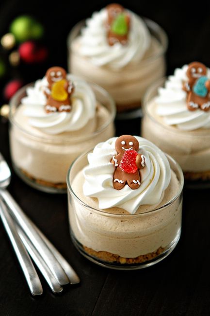 Gingerbread Oreo No Bake Mini Cheesecakes