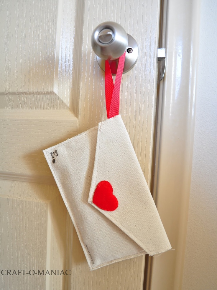 Valentines-Day-Ideas-for-Kids-Fabric-Envelopes