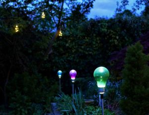 Simple ways to quickly install lighting in your outdoor spaces